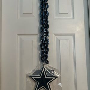 Dallas Cowboys form chain each $35